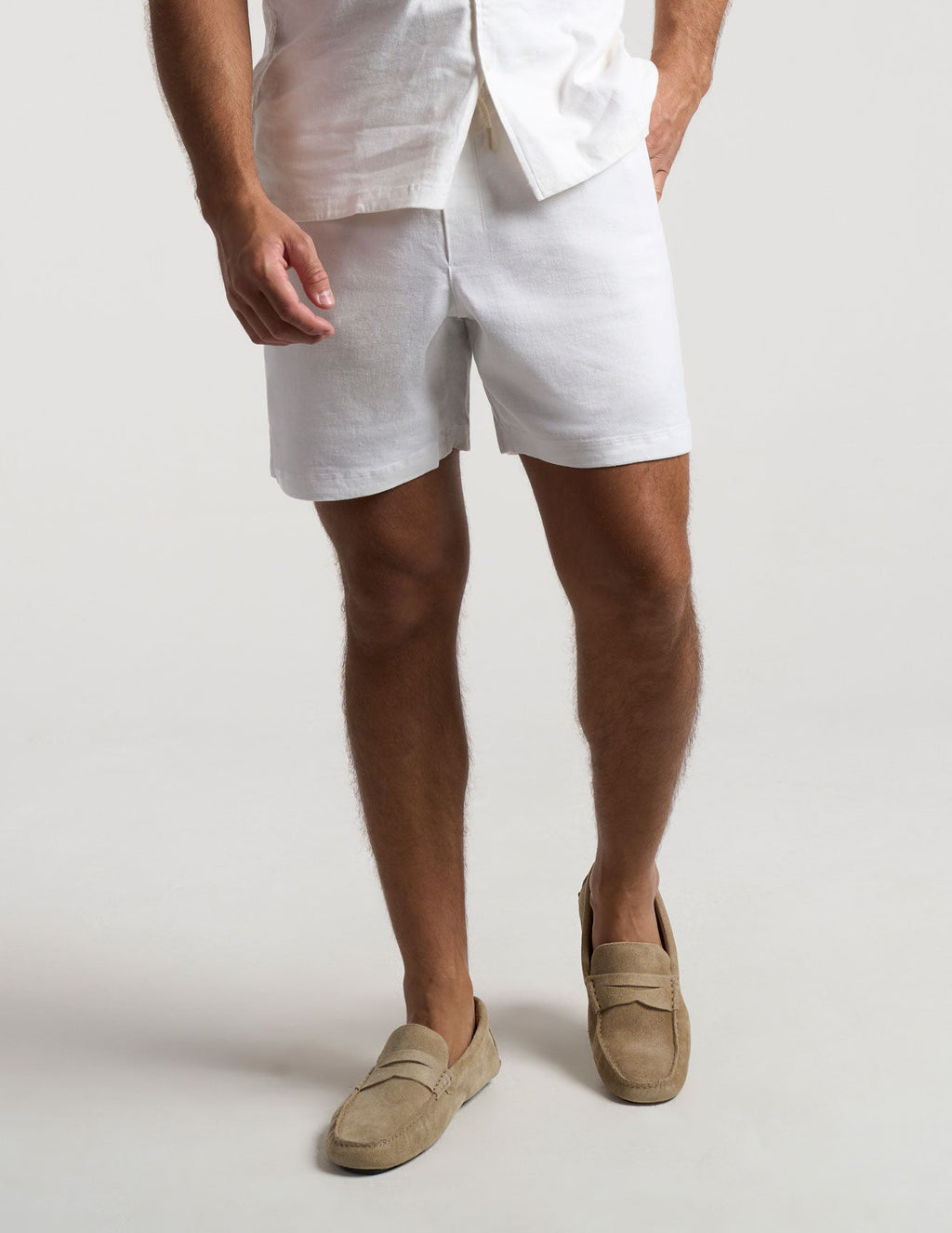 Tech Linen Shorts - White (The John Linens)